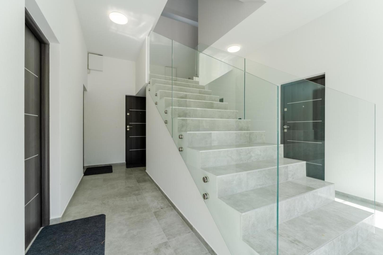 Apartamenty Ok'S - Blisko Centrum W Pelni Wyposazone - By Spaceapart Єленя-Ґура Екстер'єр фото